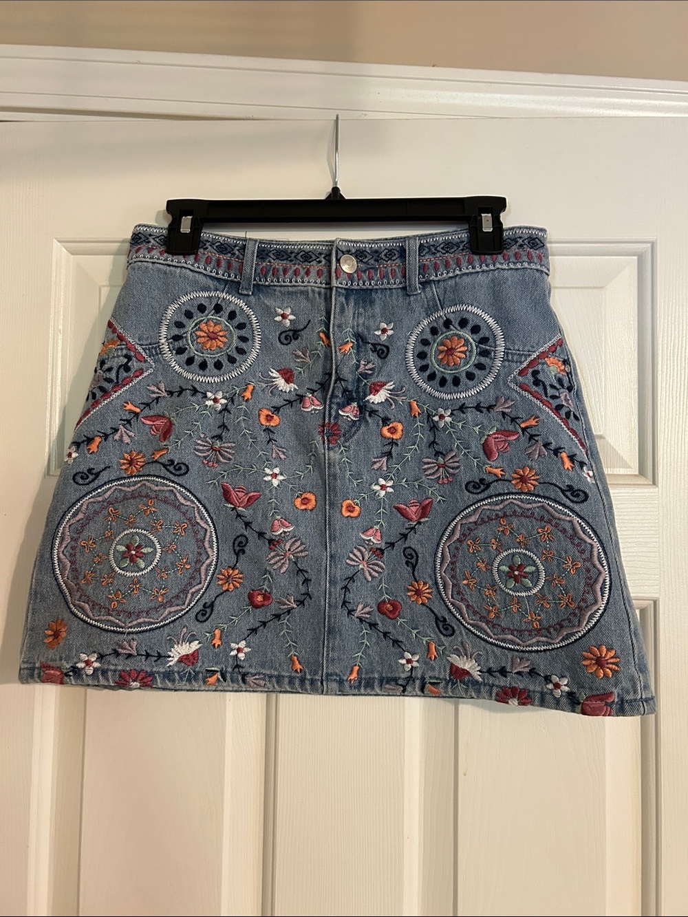 NEOT Denim&Co Light Blue Embroidered Floral Denim Mini Skirt Size 6